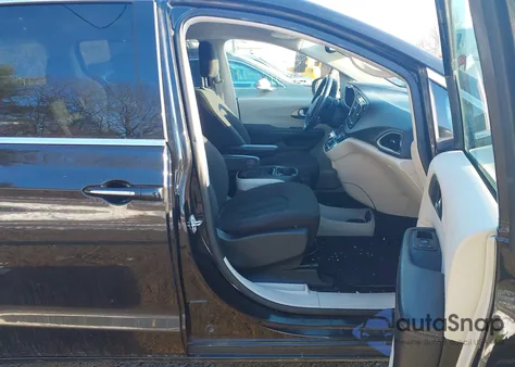 2020 Chrysler Pacifica Touring z USA, uszkodzony, nr VIN 2C4RC1FG1LR159001